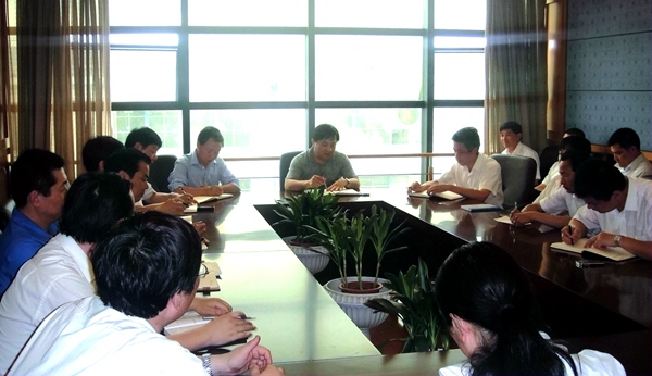 > 内容 党组织名称:中共嘉定区安亭镇塔庙村总支部委员会 书记姓名