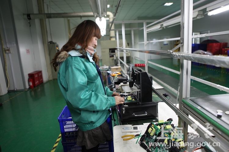 模具钳工招聘_招聘模具钳工(2)