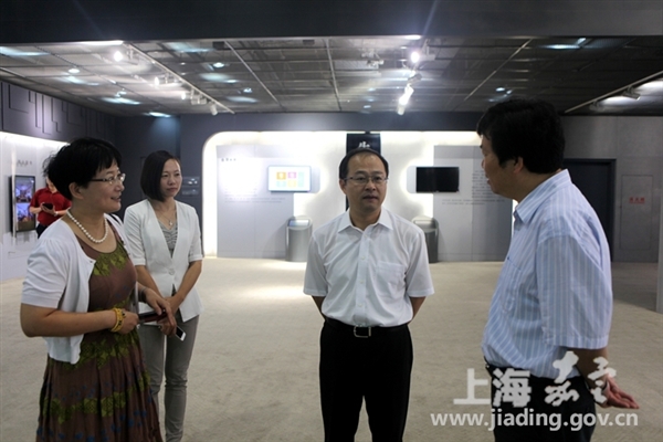 日前,区委常委,纪委书记单少军一行来到安亭,调研安亭镇纪检工作情况.