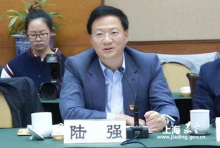 安亭镇与嘉定镇街道开展"不忘初心 牢记使命"中心组联