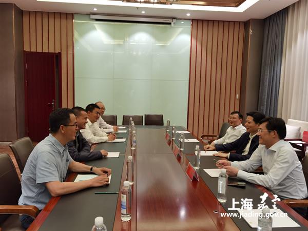 嘉定区委书记陆方舟与全体援青干部交流座谈