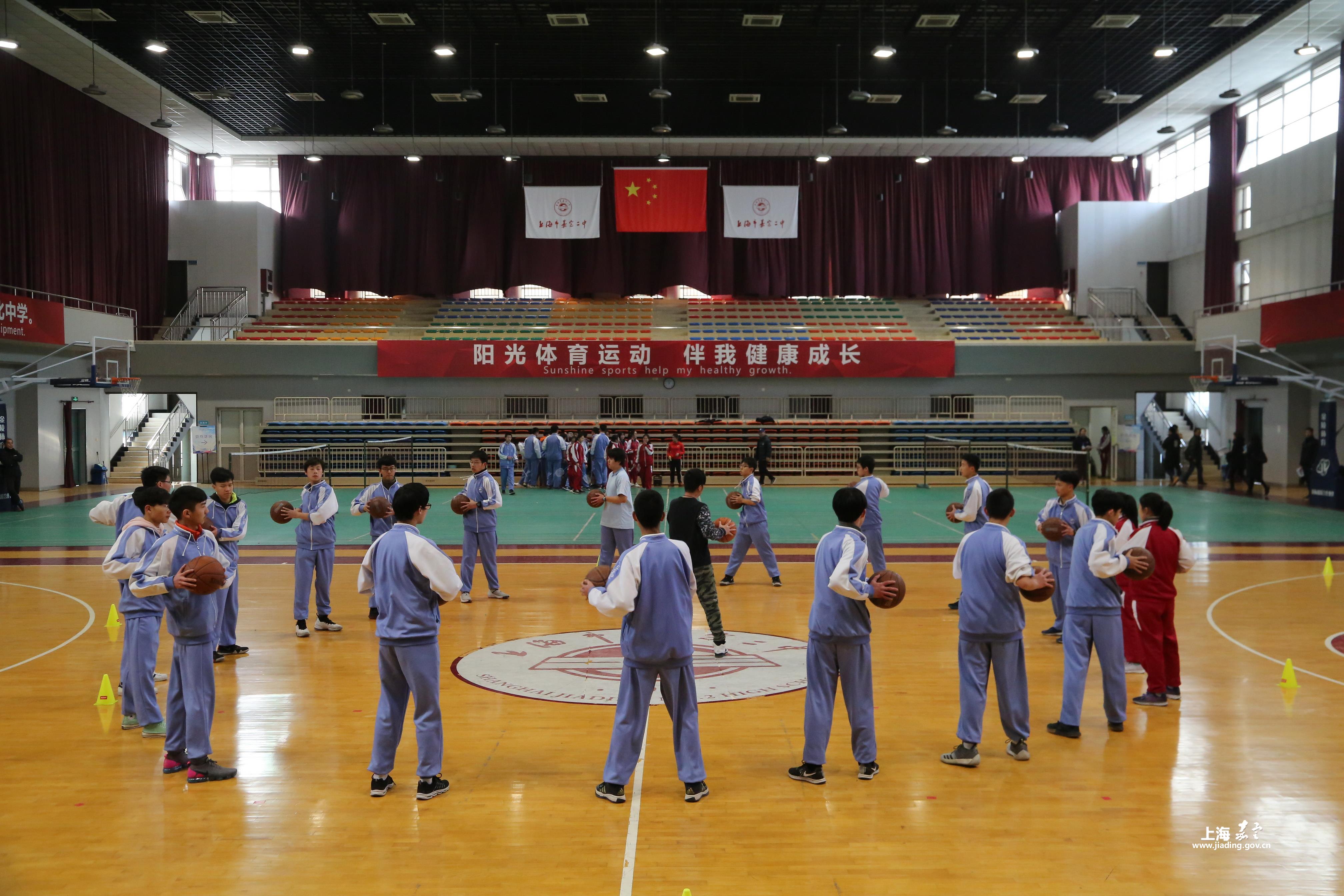 嘉定二中举行"精专业,广联动,深育人"学校体育工作展示活动