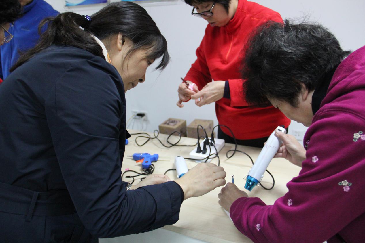 真新街道科协举办2018年社区科普大学教学展