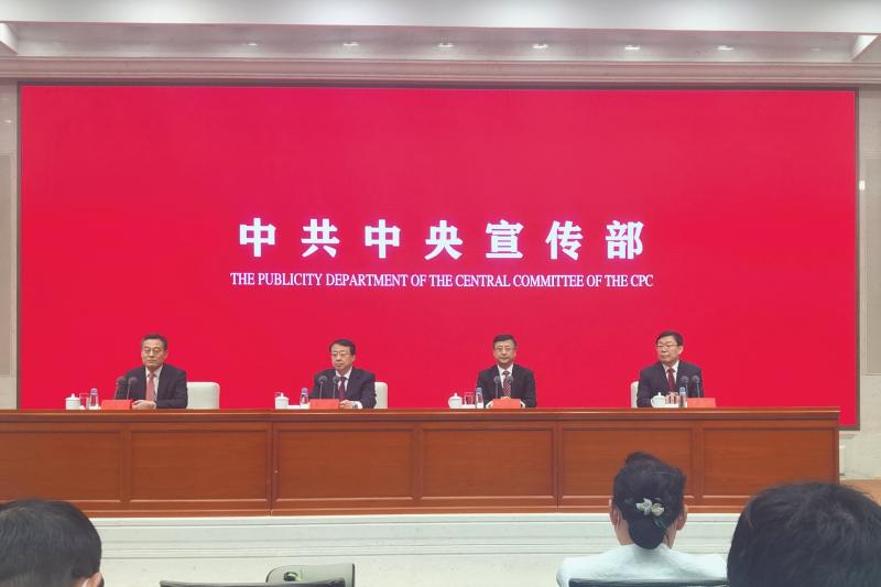 金融交易对经济总量_经济总量增强图片(2)