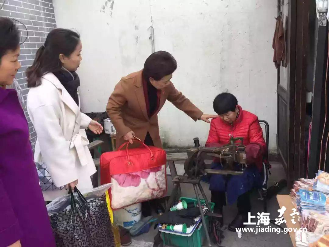 南翔镇妇联联合流动党员学堂妇联走访慰问