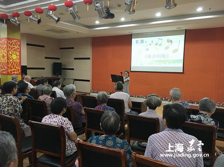 长笛独奏渔舟唱晚,古筝独奏丰收锣鼓,萨克斯