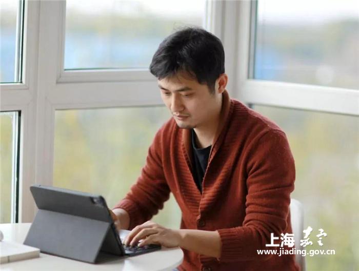 团队想要让老百姓知道这个病毒到底是什么.