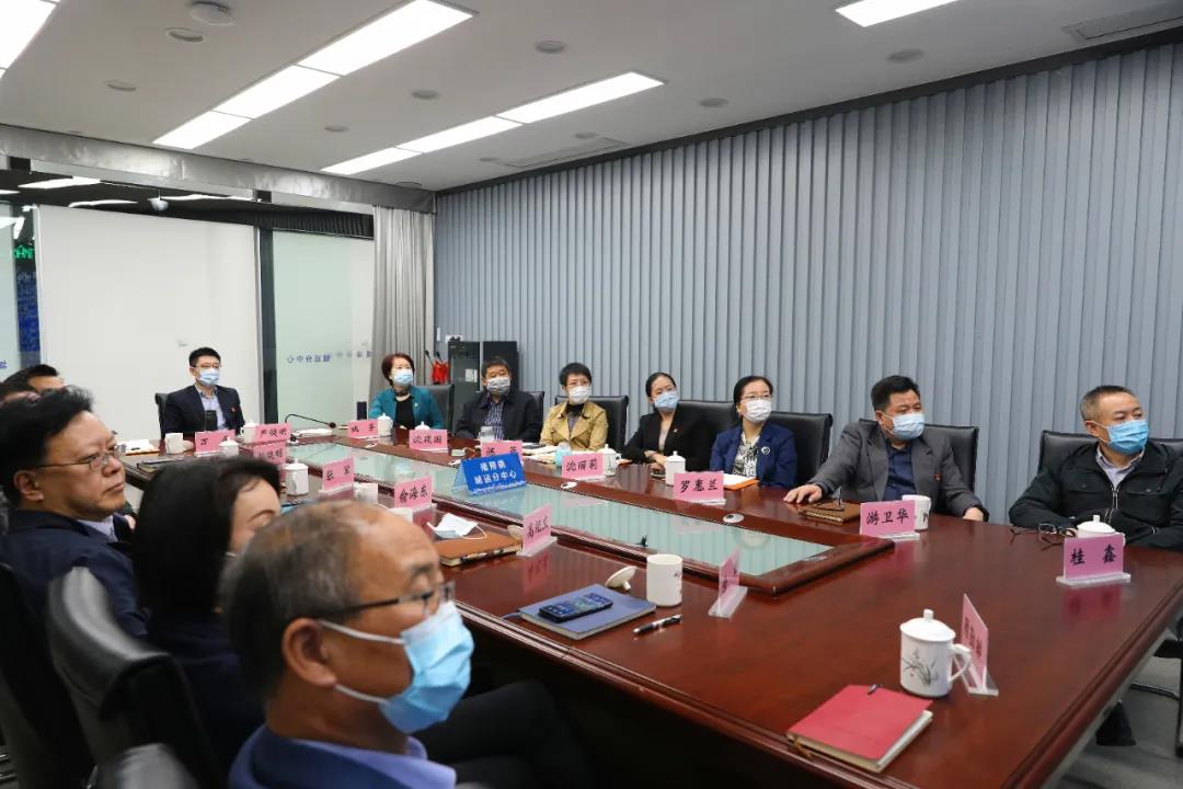嘉定区委中心组学习(扩大)会今天召开