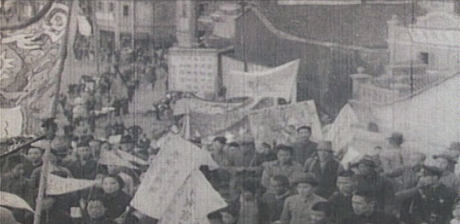 1939年7月,他加入中国共产党.