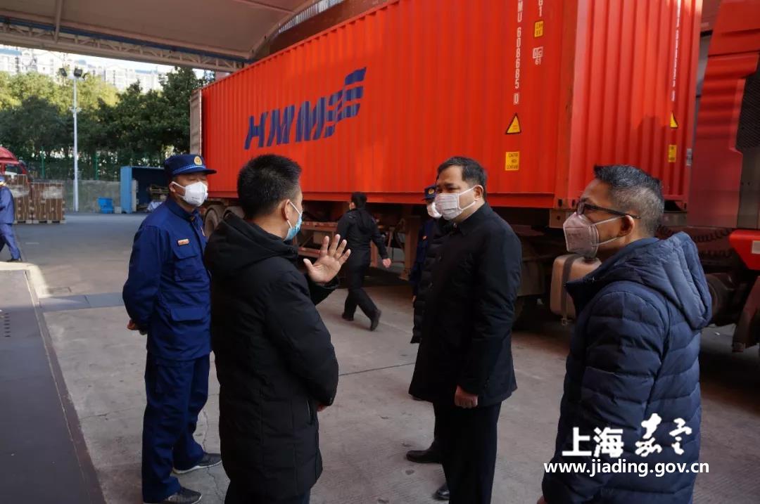市应急局俞烈书记带队督导嘉定区 疫情防控和安全监管