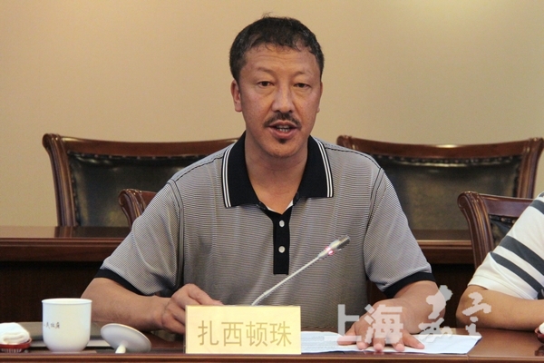 云南德钦县党政代表团访问嘉定