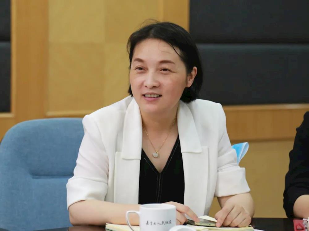 南翔镇党委副书记,镇长吴雪芬乡村是嘉定新城的靓丽底色,"十四五"期间