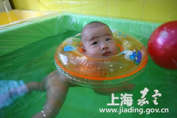 南翔：婴幼儿水育受欢迎
