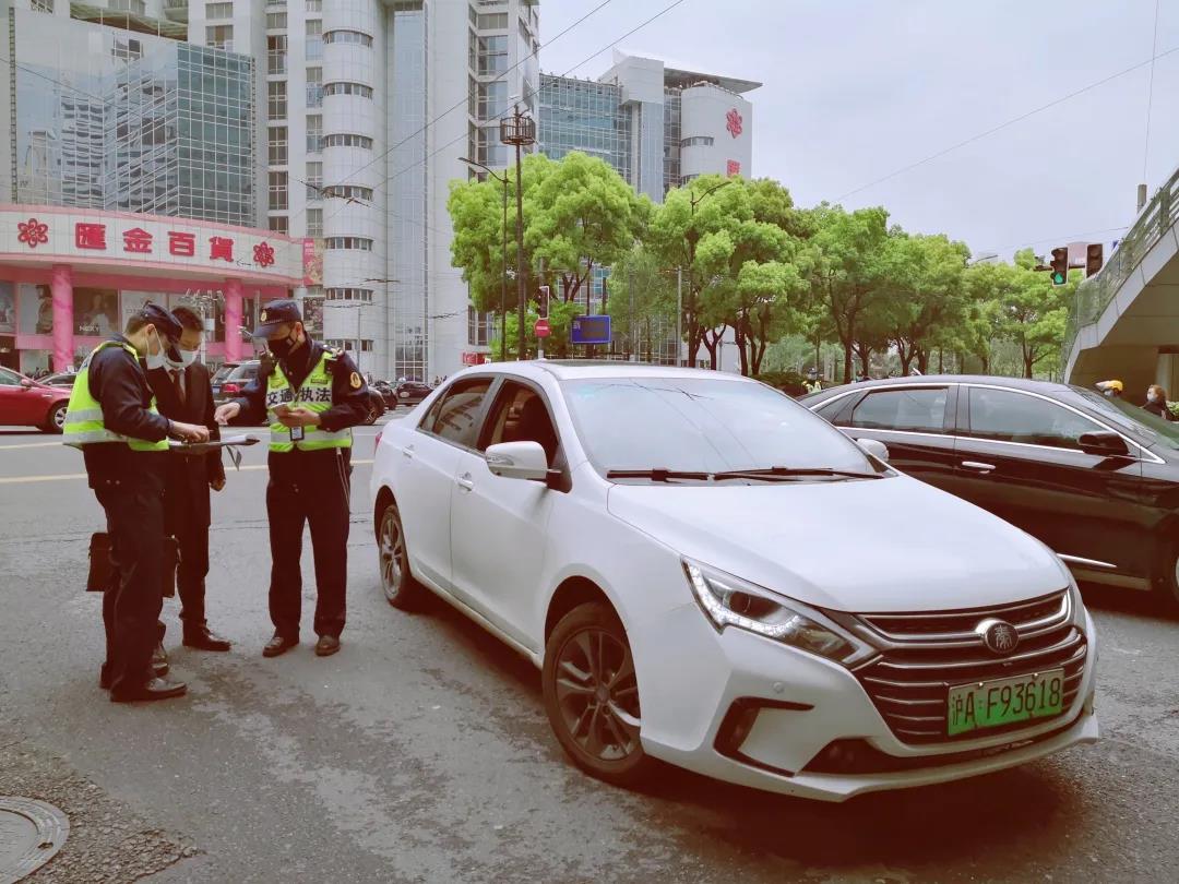 黑车.jpg