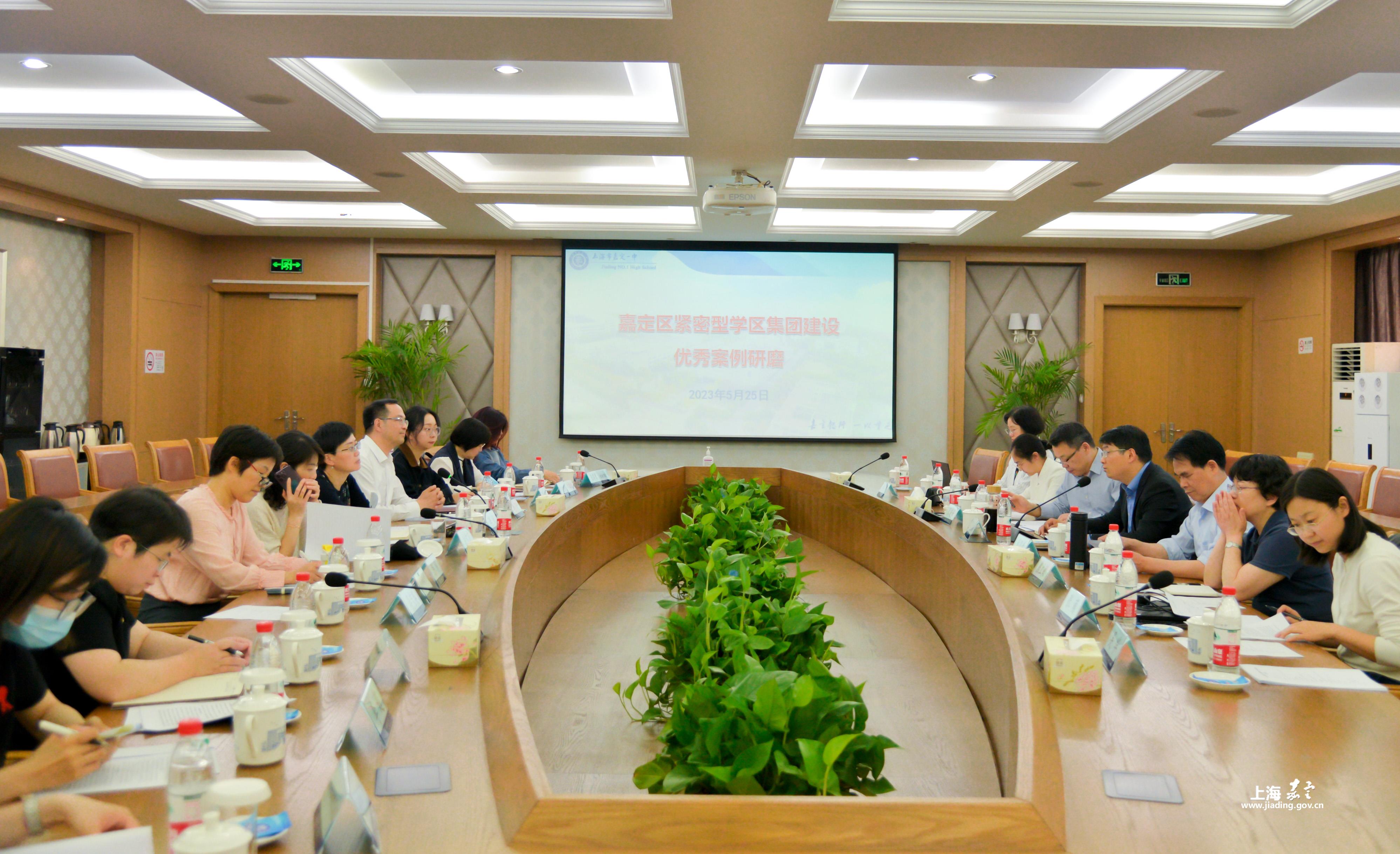 1e8a9fcd7c644b69a1d3d4ffab3553f6.jpg 1e8a9fcd7c644b69a1d3d4ffab3553f6.jpg