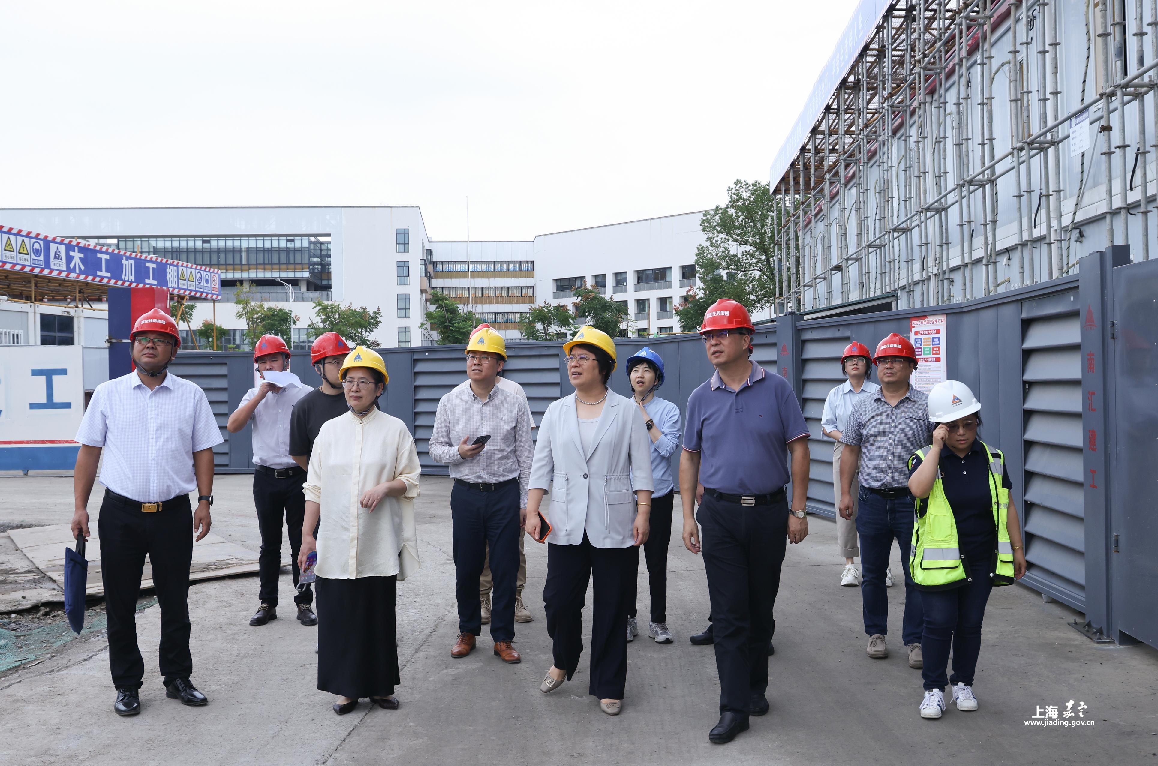 b2b67e48649642e8b68529b4f13b400c.JPG b2b67e48649642e8b68529b4f13b400c.JPG