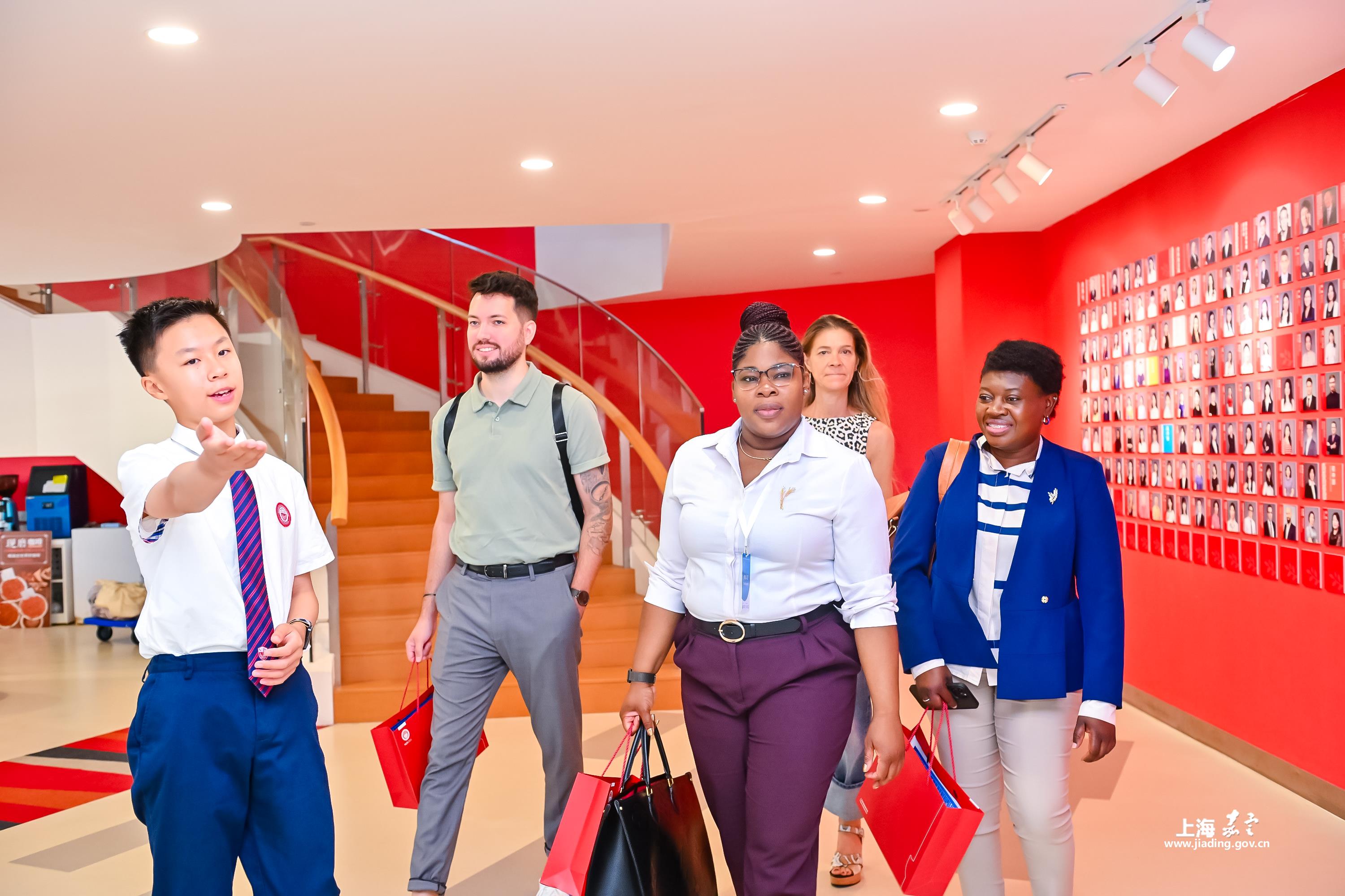 ef591d4c89fc4d00a3a0ee7ca3c7df55.JPG ef591d4c89fc4d00a3a0ee7ca3c7df55.JPG