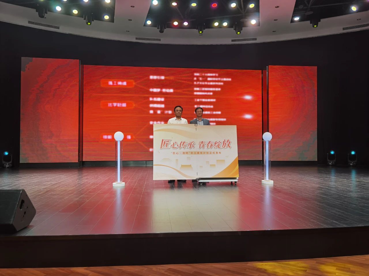 3bf59965e14468016f7c1c33ef855592.jpg 3bf59965e14468016f7c1c33ef855592.jpg