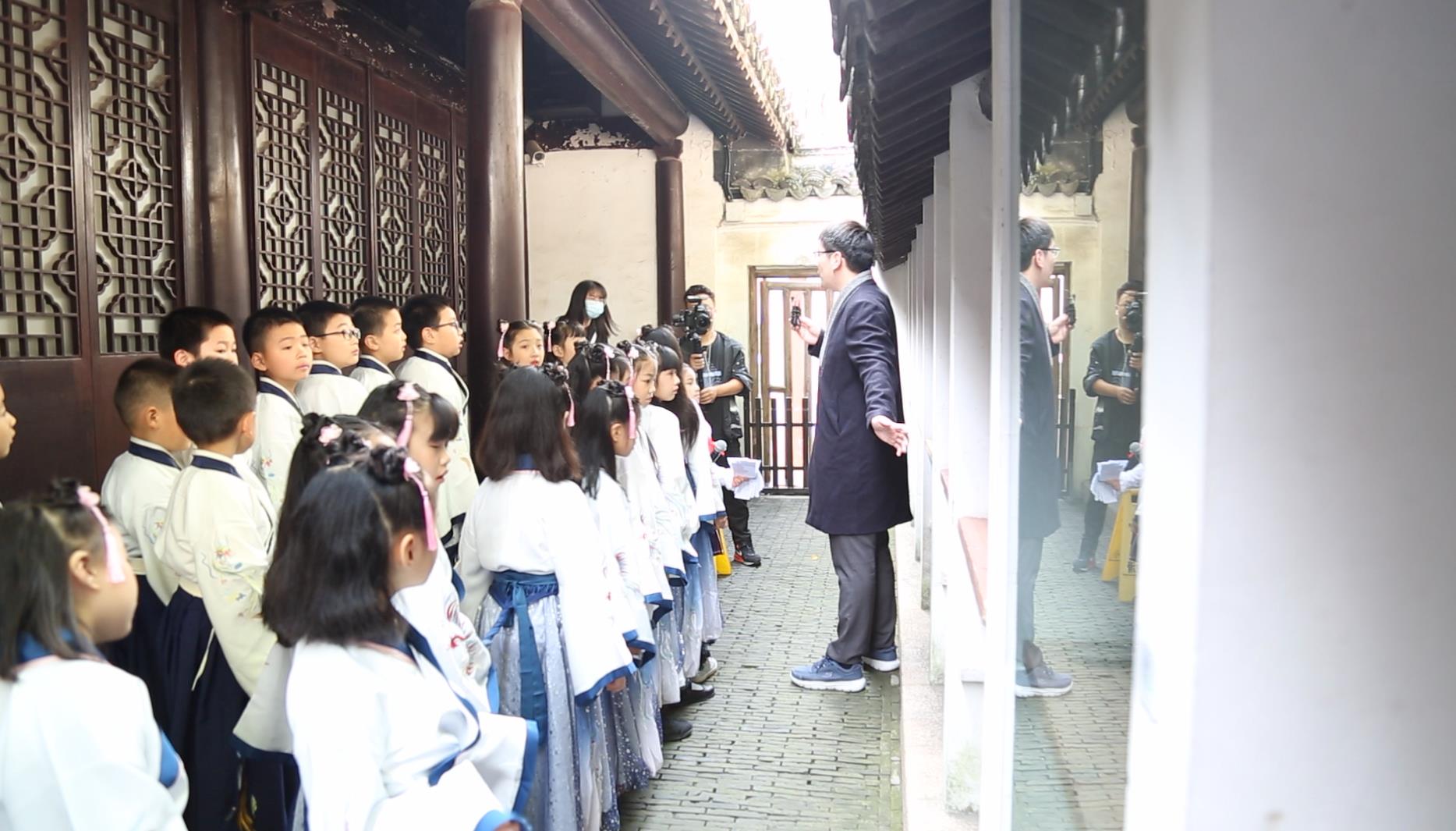 参观-11703.jpg 参观-11703.jpg