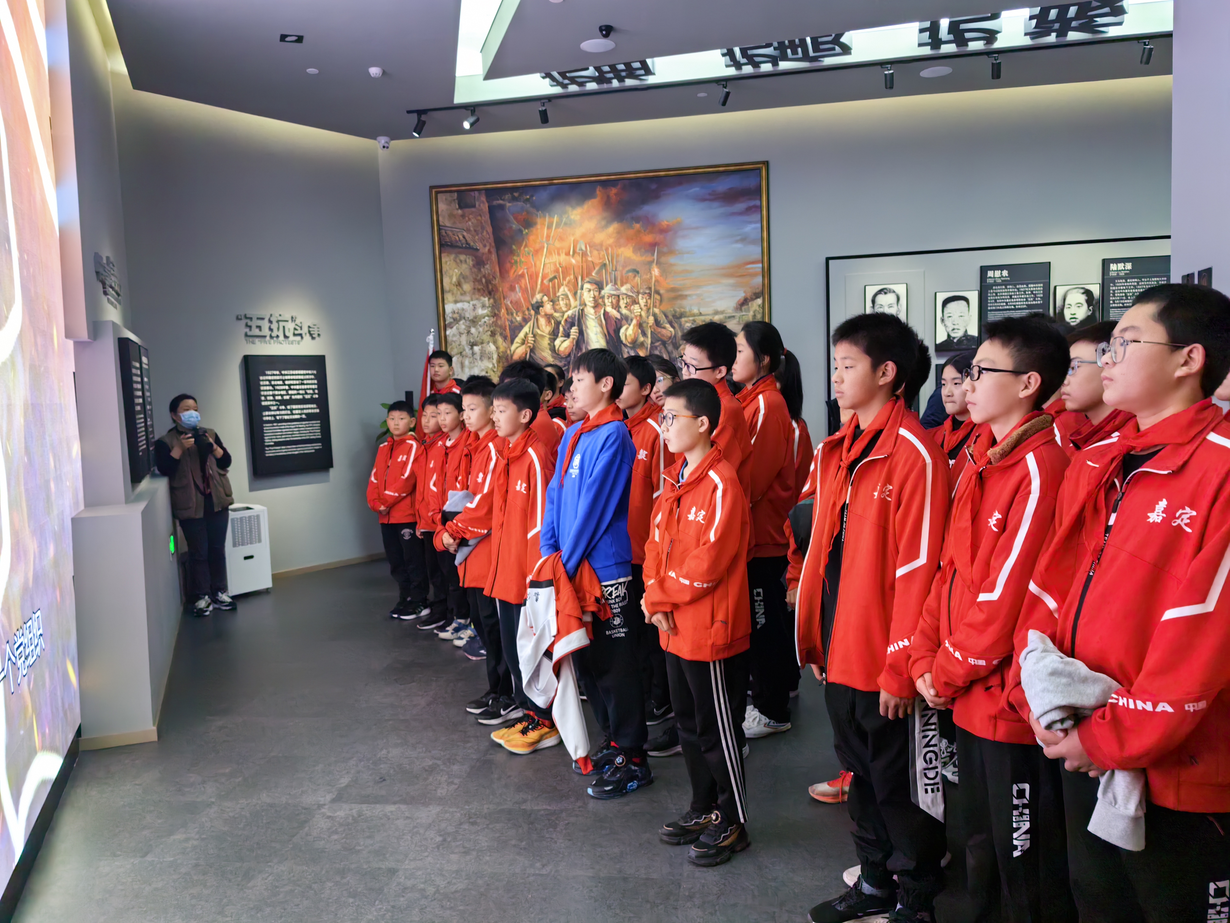 参观陈列馆-535298.jpg 参观陈列馆-535298.jpg