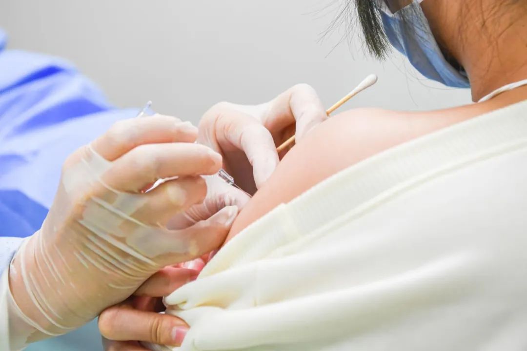 打疫苗01.jpg 打疫苗01.jpg