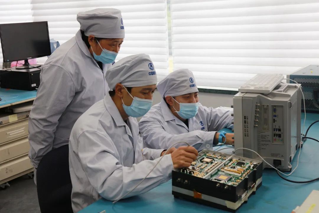 研制人员.jpg 研制人员.jpg