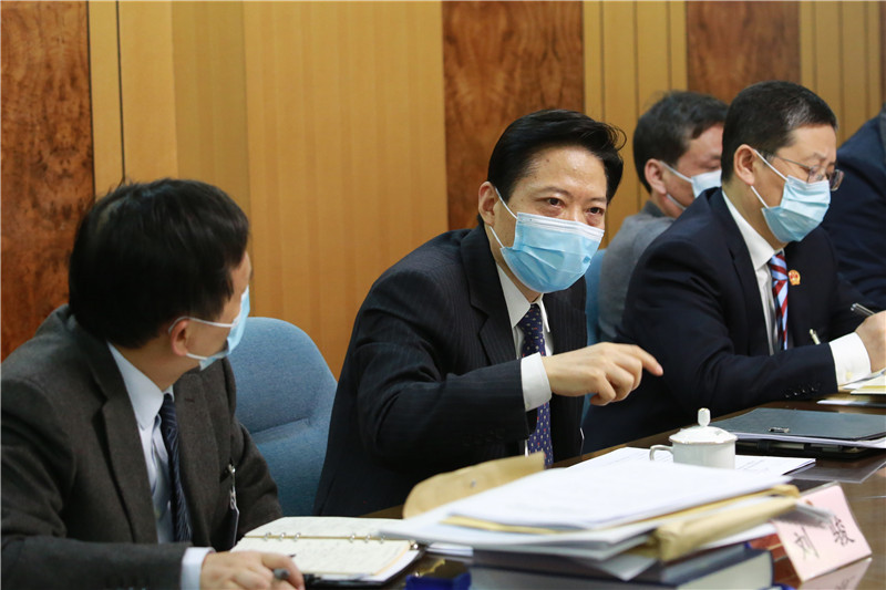 陆书记参加人大代表分组审议-16145.jpg