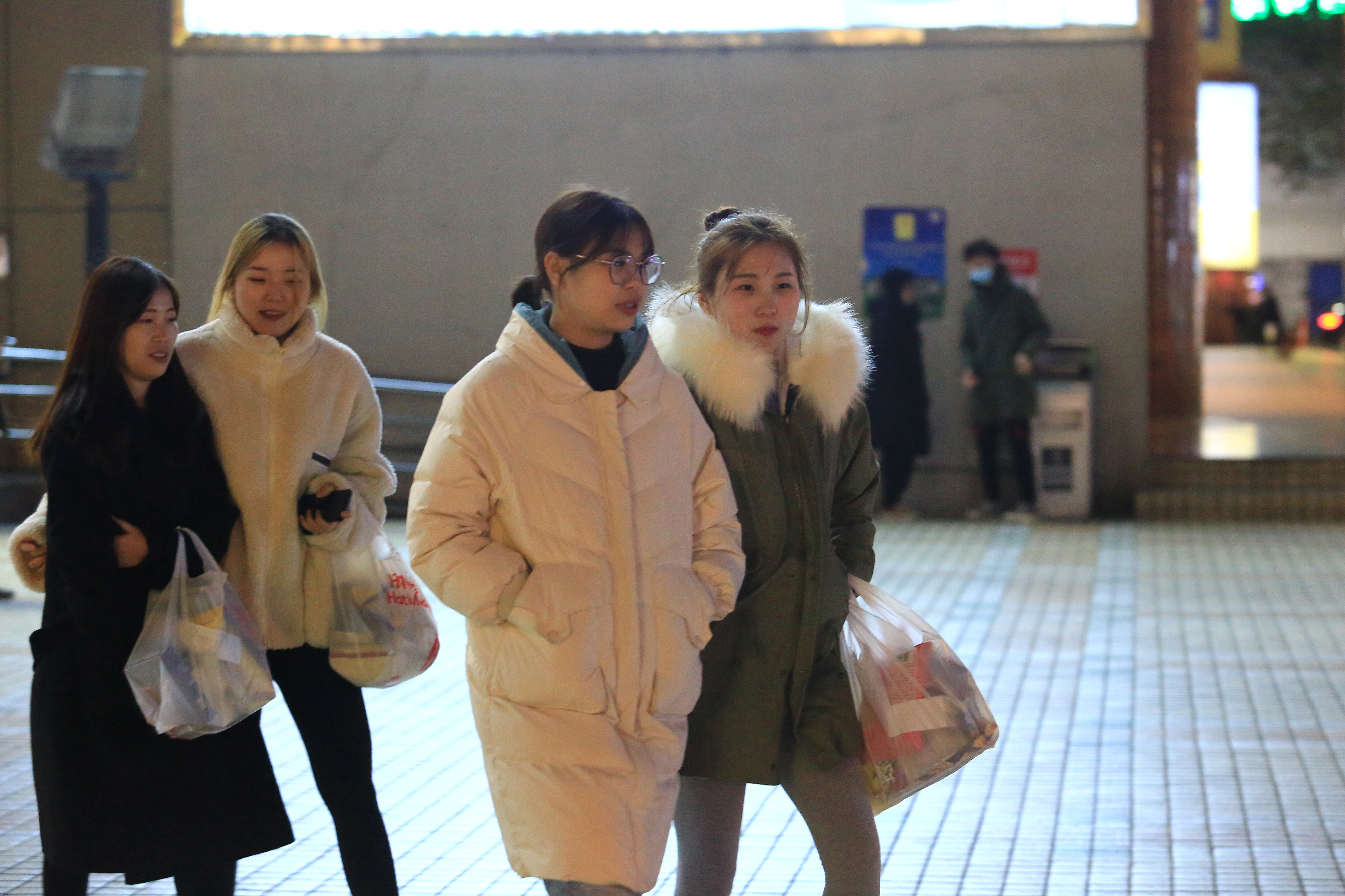 跌破五度,接近零度-12946.jpg 跌破五度,接近零度-12946.jpg