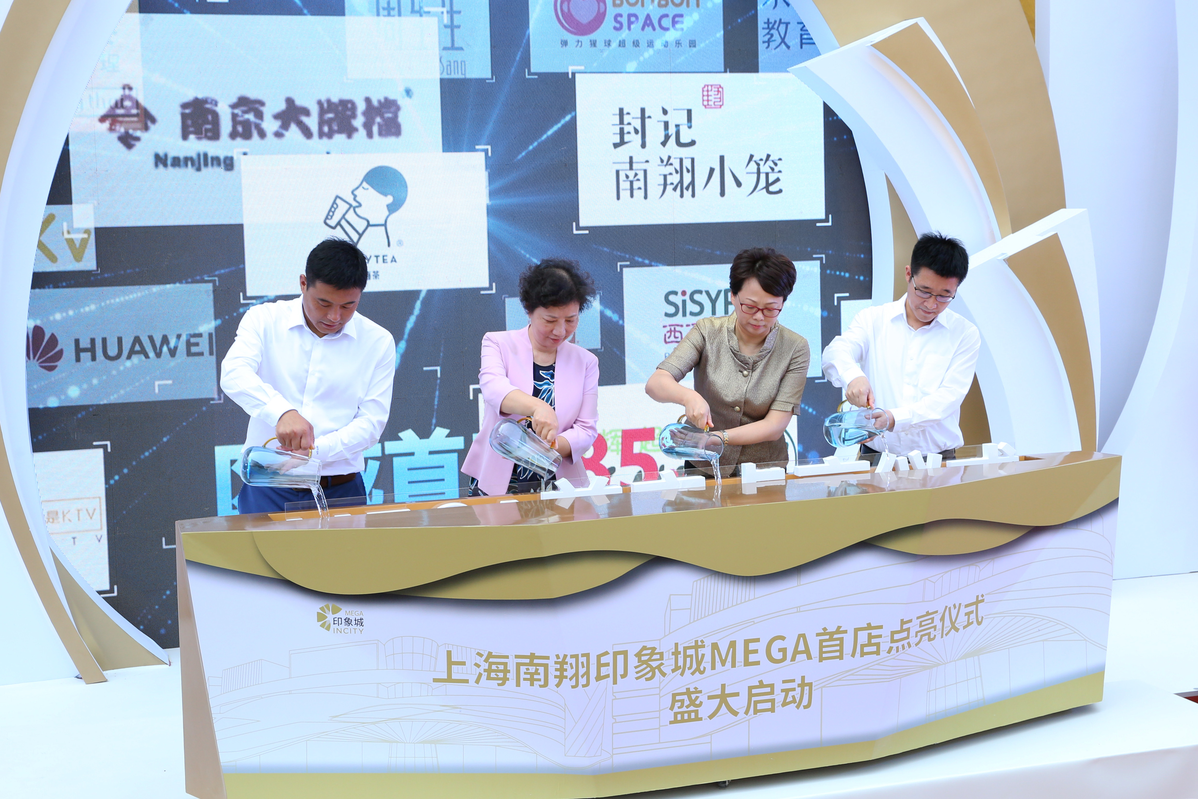 LZX_1529.JPG LZX_1529.JPG